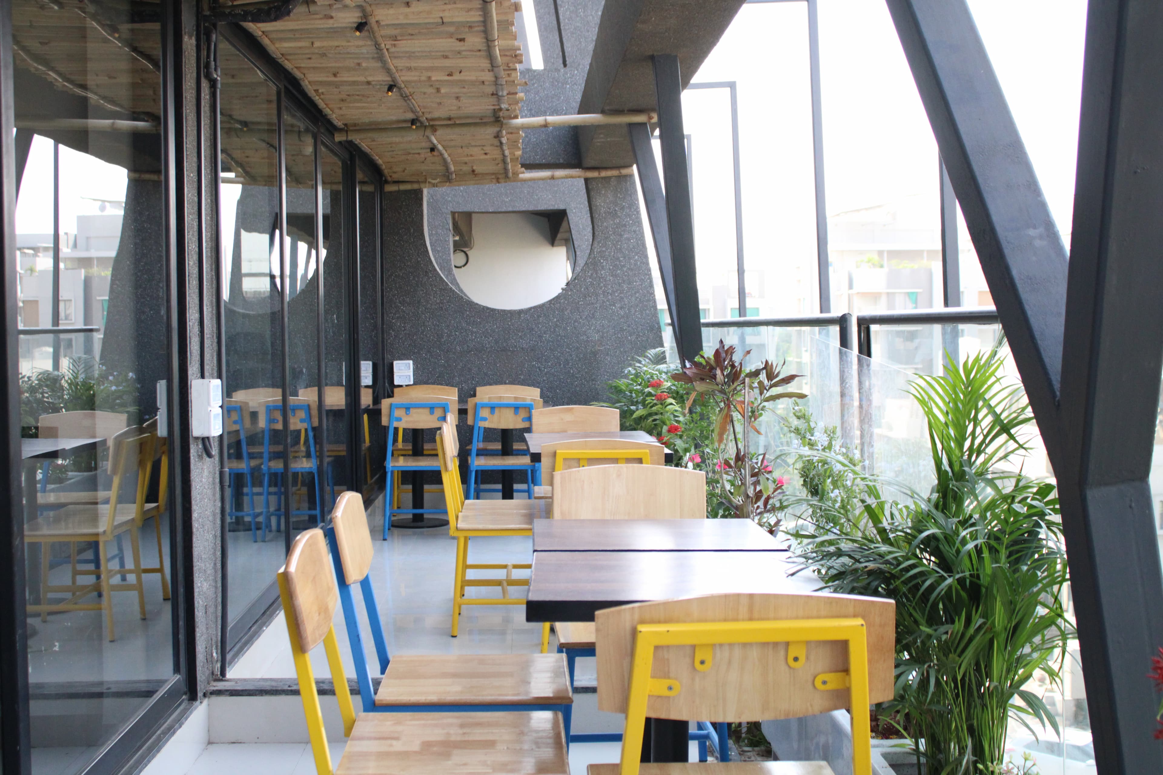 Open Terrace Green Cafe